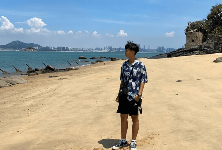 巨匠線上英文課程能自由選擇，且有豐富的課外補充